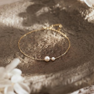 Dainty 2 Round Freshwater Pearl Bracelet, Minimalist Pearl Bracelet, Sterling Silver Bracelet, Wedding Bracelet, Bridesmaid Gift for Her