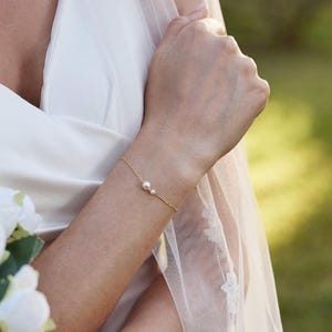 Dainty 2 Round Freshwater Pearl Bracelet, Minimalist Pearl Bracelet, Sterling Silver Bracelet, Wedding Bracelet, Bridesmaid Gift for Her