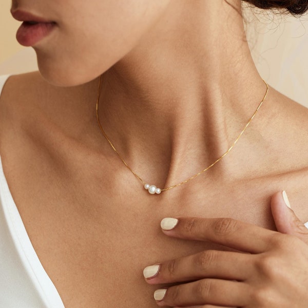 Delicado collar de 3 perlas, collar minimalista de perlas de plata 925, joyería de perlas para uso diario, collar de novia para el día de la boda, regalo de dama de honor para ella.