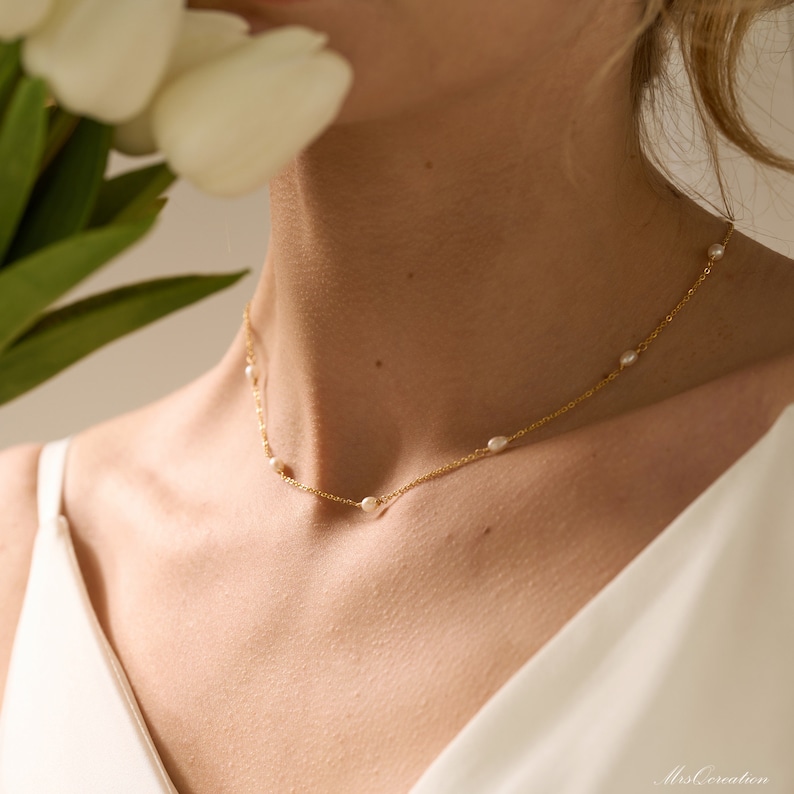 Halskette mit mehreren Perlen, zierlicher minimalistischer Perlen-Choker, Brautjungferngeschenk, Hochzeitshalskette, Geburtstagsgeschenk für Sie, Muttertagsgeschenk Bild 5