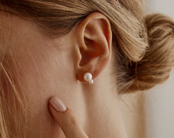 Puces d'oreilles minimalistes en perles d'eau douce, boucles d'oreilles 2 perles, boucles d'oreilles à porter au quotidien, boucles d'oreilles de demoiselle d'honneur, cadeau pour maman