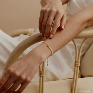 Minimalist Freshwater Pearl Bracelet, Dainty Wedding Bracelet, Bridal Bracelet, Pearl Bracelet, Gold Bracelet, Bridesmaid Gift,Mother's Gift image 7