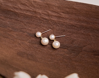 Boucles d'oreilles minimalistes en perles d'eau douce, boucles d'oreilles pendantes en perles, clous d'oreilles en perles d'or, boucles d'oreilles de mariage, boucles d'oreilles de mariée, cadeau de demoiselle d'honneur