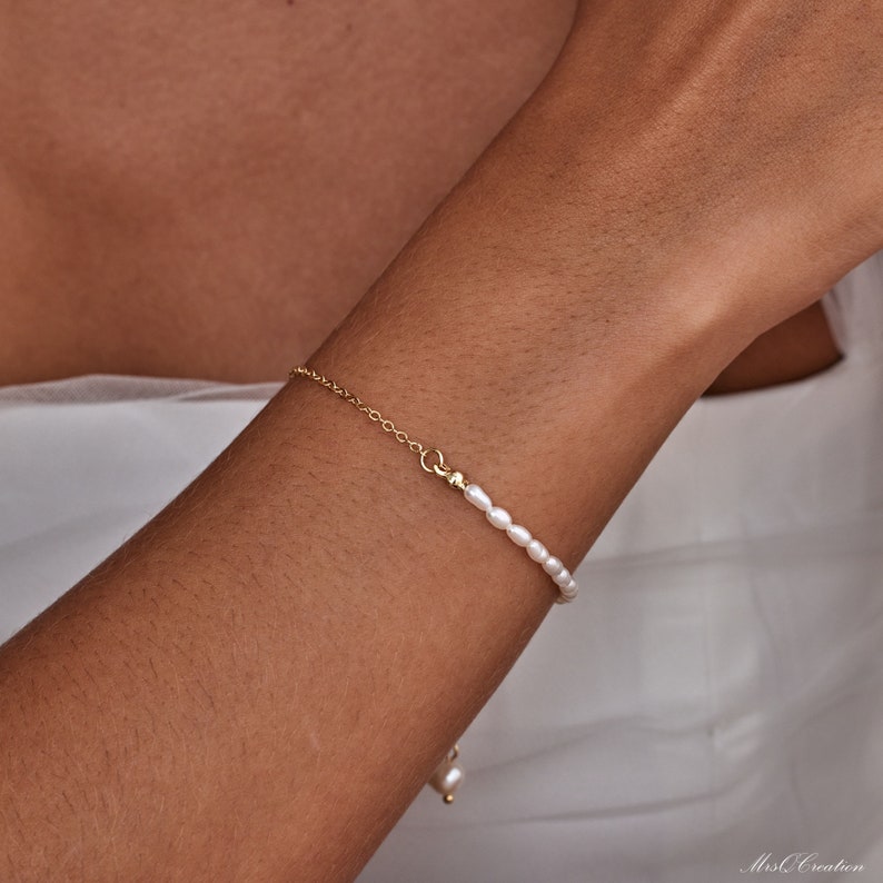 Minimalist Freshwater Pearl Bracelet, Dainty Wedding Bracelet, Bridal Bracelet, Pearl Bracelet, Gold Bracelet, Bridesmaid Gift,Mother's Gift image 8