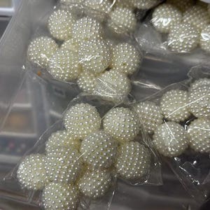 20mm Off White Plastic Beads // Large Chunky Bubble Gum Bead // Wholesale Craft Beads // Plastic Beads