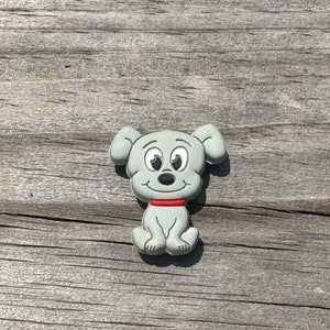 Grano focal de silicona de perro lindo gris // Collared Doggy Craft Supply