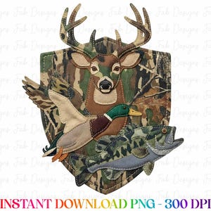 Peut inclure: Décoration murale sur le thème de la chasse avec un cerf, un canard et un poisson, tous avec des motifs de camouflage. Le texte "INSTANT DOWNLOAD PNG - 300 DPI" est en bas. Le cerf a de grands bois et le canard est en vol.