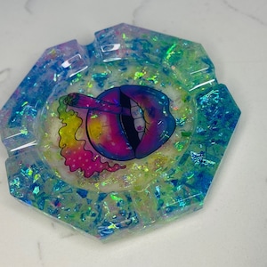 Psychedelic Lip Ashtray / Resin Astray / Psychedelic Resin Ashtray