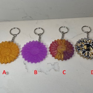 Sunflower keychain / resin keychain / flower keychain