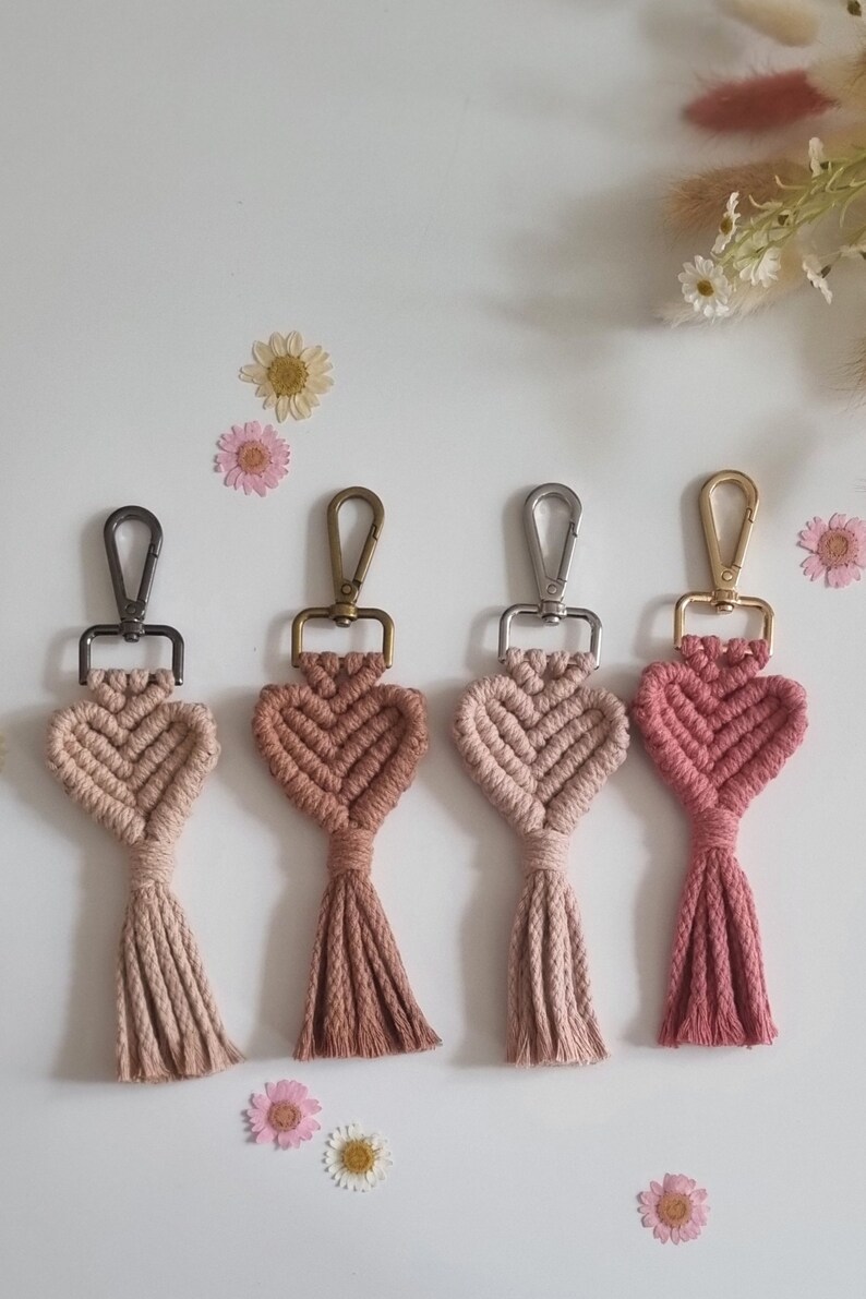 Makramee Schlüsselanhänger Taschenanhänger Herz Boho Handgemacht Accessoire Anhänger Karabiner Geschenk Muttertagsgeschenk Bild 7