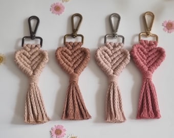 Macrame keychain | bag charm heart | Boho |Handmade | Accessory | Pendant | carabiner | Gift | Mother's Day gift