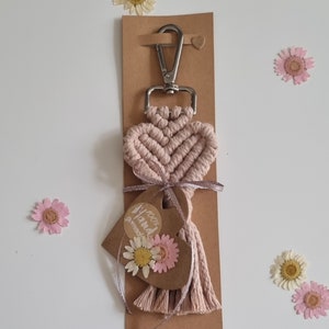 Makramee Schlüsselanhänger Taschenanhänger Herz Boho Handgemacht Accessoire Anhänger Karabiner Geschenk Muttertagsgeschenk Bild 4