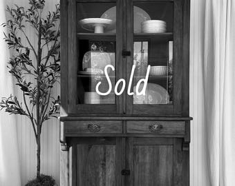 Vitrina antigua de nogal / Aparador / VENDIDO. No comprar.