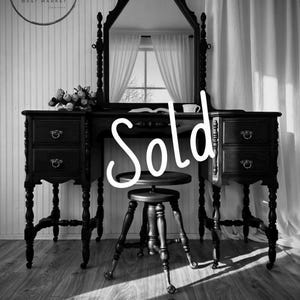 Antique Vanity | Abernathy | Original Mirror