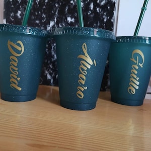 Decalcomanie: adesivo in vinile personalizzato, scritte in vinile, adesivi per scatole regalo, compleanni, matrimoni, bottiglie d'acqua, bicchieri, tazze, logo