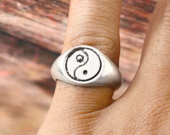 Yin Yang Ring, Sterling Silver Ring,  Man Woman Ring, Balance Yoga Ring, Round Signet Ring,Christmas Gift, Valentine' Day Gift, Gift for her