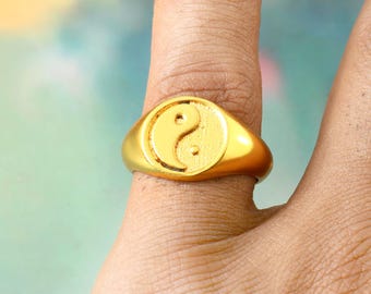 Yin Yang Ring, Sterling Silver Ring,  Man Woman Ring, Balance Yoga Ring, Round Signet Ring,Christmas Gift, Valentine' Day Gift, Gift for her