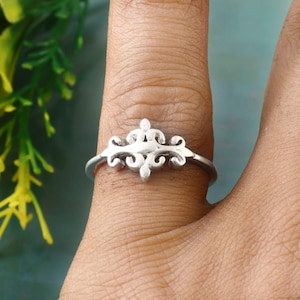 Silver Celtic Knot Ring, Infinity Knot Ring for Women, Minimalist Celtic Ring, Irish Ring, Simple Thumb Ring,
