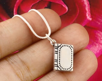Collana con ciondolo a forma di libro realistico in argento sterling