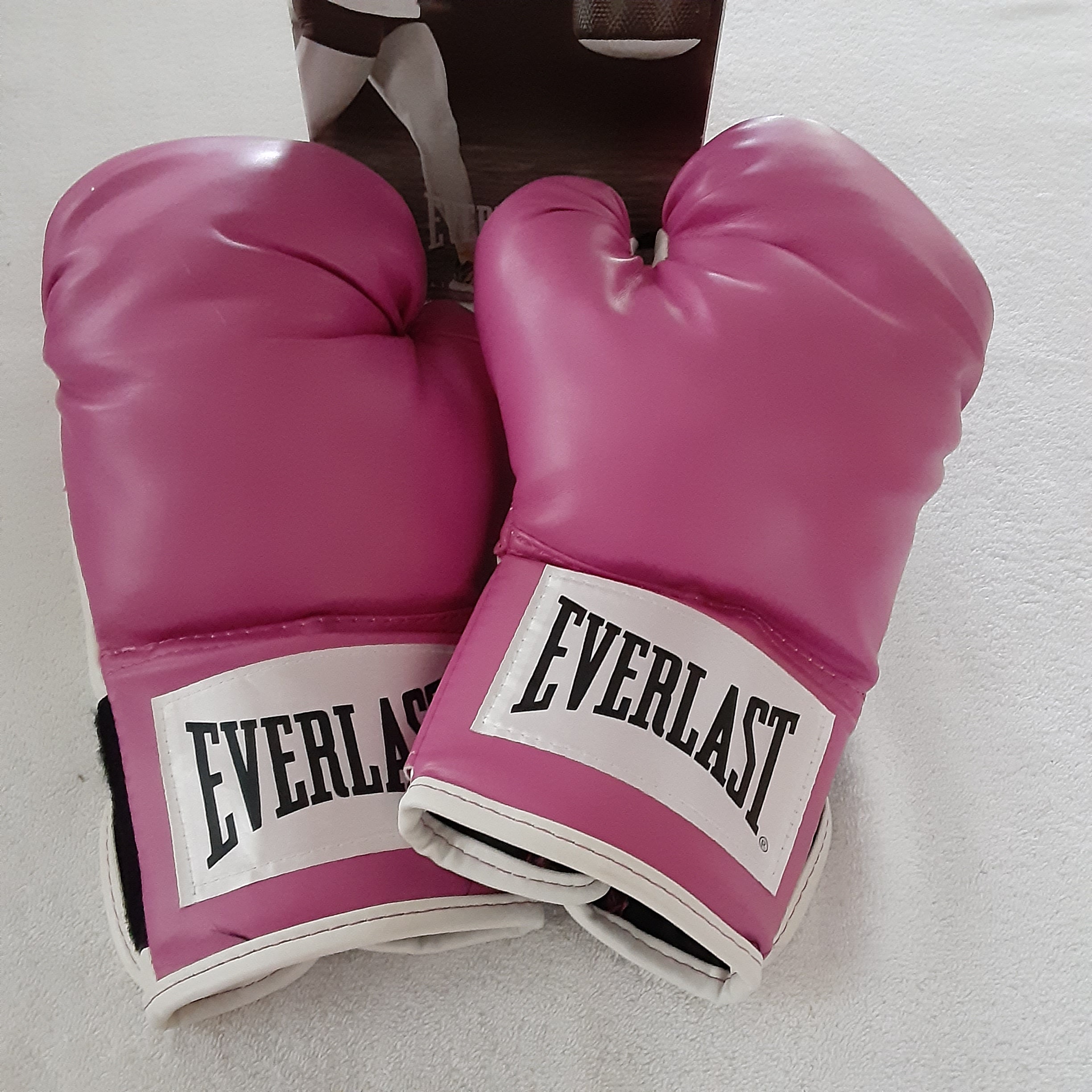 EVERLAST Women's Pro Pink Training Gloves 12oz Heavy -