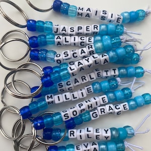 Llaveros personalizados con nombre y palabra, dijes para bolsos, regalos para profesores, recuerdos de fiesta, etiquetas para bolsas de almuerzo y de fin de curso.