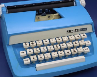 Vtg Blue Petite International De Luxe Child's Typewriter w/ original box England