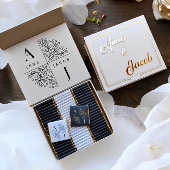 50 Chocolate Wedding Favors, Engagement Chocolate, Wedding Favors for Guests, Personalized Wedding Chocolate, Party Favors, Custom Favors