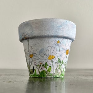 Hand-Painted Daisy Terracotta Pot: Small Indoor Planter