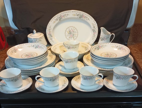 最新最全の Ranmaru by China Crescent Carousel 8 Pieces 42 - Japan 食器