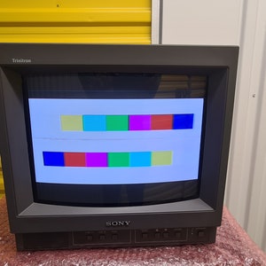 Sony Trinitron PVM-14N6E Video Colour Monitor in good condition