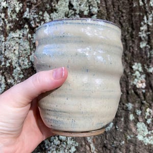 22oz Stoneware White Swirl Tumbler Vase