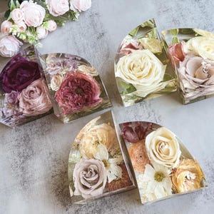 Wedding flowers preservation | Wedding Bouquets | Flowers in Resin | Preserved Flowers | Bouquet Preservation | Wedding Flower Preservation | Resin bookends | Resin tray | Resin coasters