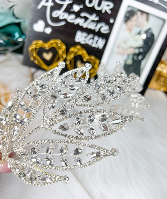 Rhinestone Wedding Headband: Handmade Crystal Bridal Tiara  display picture 3