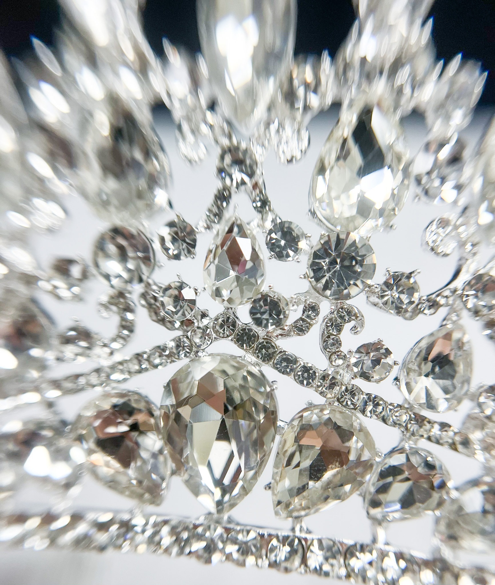 Tiara Zum 70. Geburtstag – Silberfarben, Mit Strass & Kamm, Größe Ca. 14,5 Cm