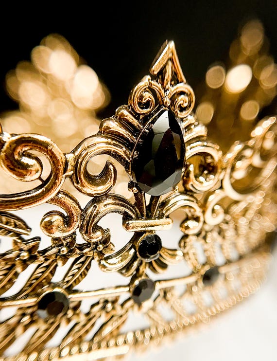 Lion King Gold Crown – XXL Male Royal Headpiece – Handmade, Stunning Gold Finish – Men’s Costume