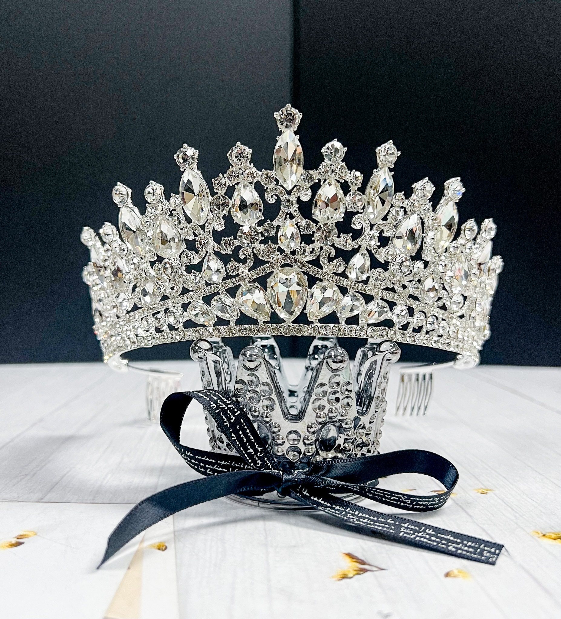 Tiara kroon voor vrouwen, zilveren strass tiara kroon koningin bruids hoofdband haaraccessoires voor verjaardag, bal, bruidsfeest, kostuum zilver Tiara kroon voor vrouwen, zilveren strass tiara kroon koningin bruids hoofdband haaraccessoires voor verjaardag, bal, bruidsfeest, kostuum zilver