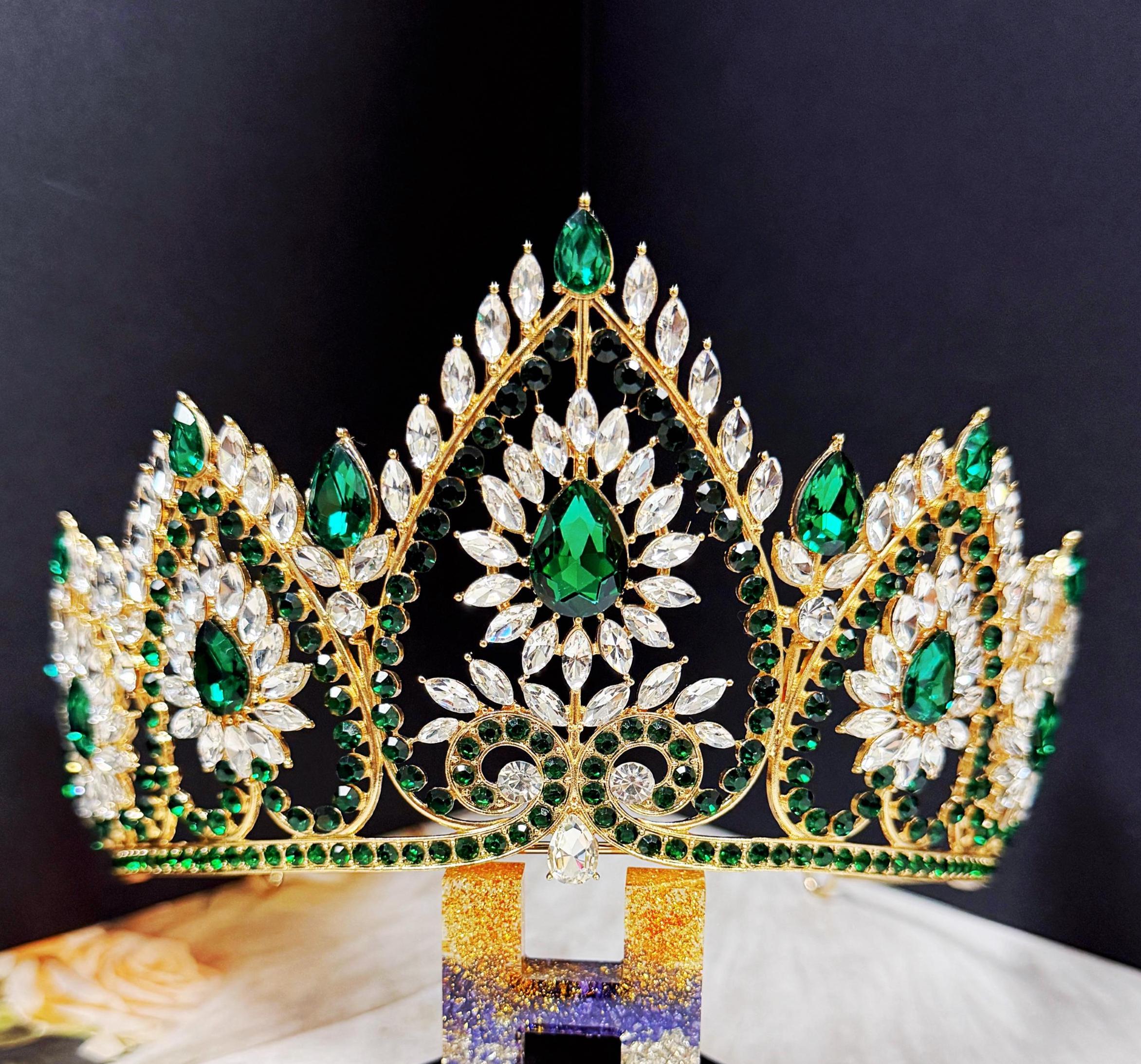 Green Crystal Pageant Crown: Victorian Gold Princess Tiara  display picture 2