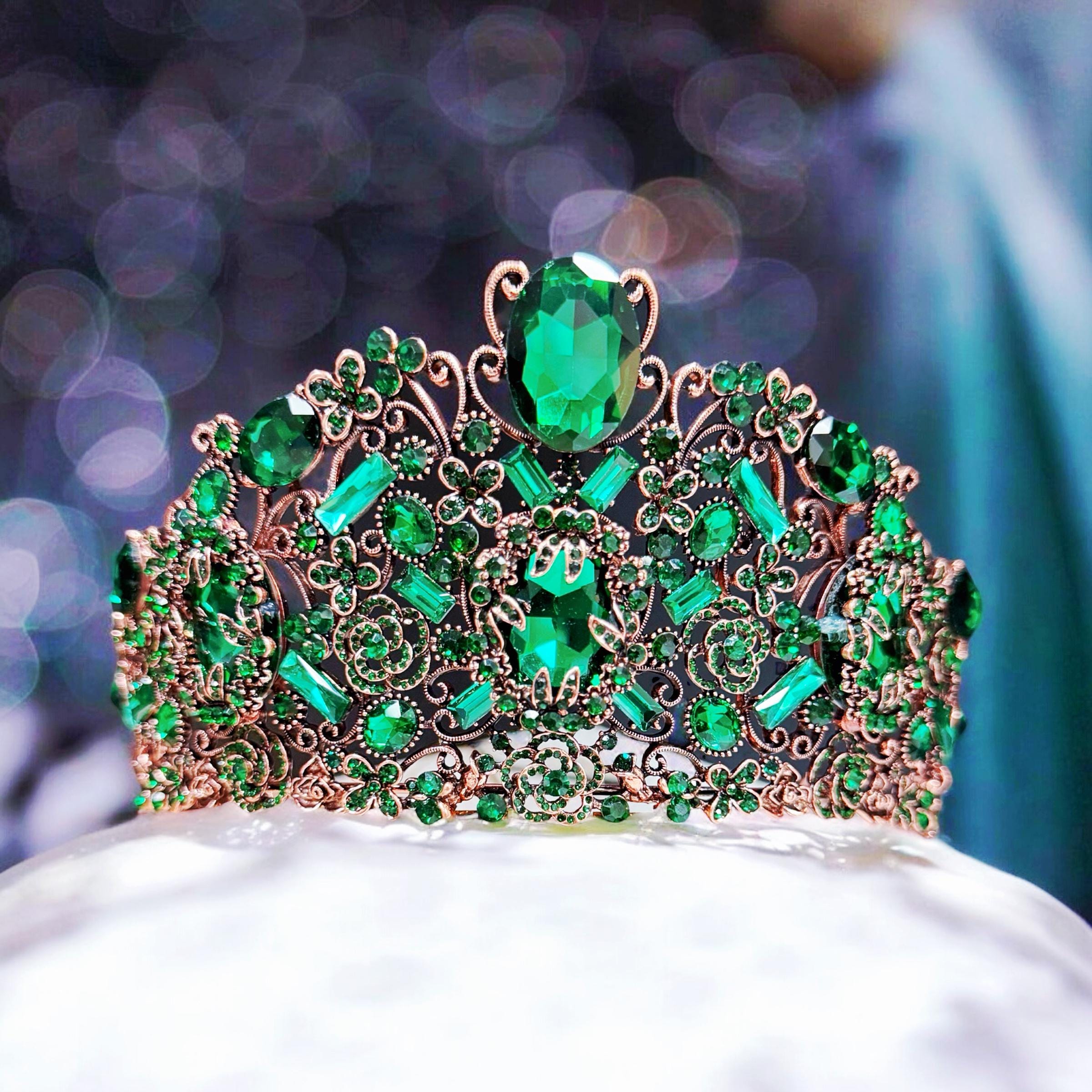 Emerald Rhinestone Embellished Crown Quinceañera Crown Gold with Emerald – Flower main image 3