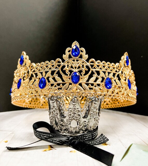 服/ファッション Locarno 18k gold crown sapphire crystal Royal King Crown: Blue Crystal Gold Headpiece, Costume Hair