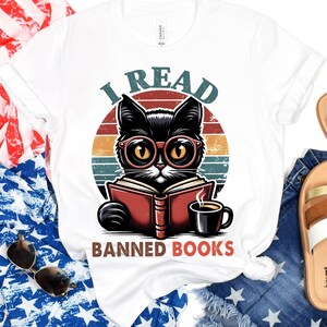 I Read Banned Books Reading Shirt, Banned Books Shirt, Read Freely, Librarian Gift, Unisex Reading Shirt, Gift for Book Lovers t-shirt