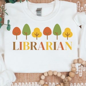 Baum Bibliothekar Sweatshirt, Sweatshirt für Bibliothekar, Bibliothekar Geschenk, Herbst Baum Schule Bibliothekar Sweatshirt, Bibliothekar Sweatshirt