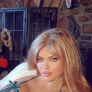 Maureen Mccormick Nudes - Etsy