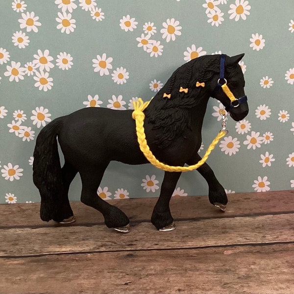 Schleich Horse Club Princess Navy Blue & Yellow Halter With Lead Rope