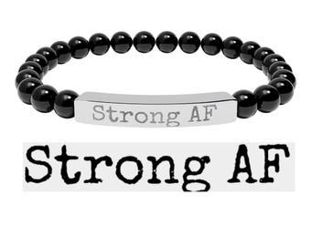 Graverat armband "Strong AF", armband med naturstenspärlor, 7 pärlfärger, 2 ytbehandlingar, motivationssmycken, typ