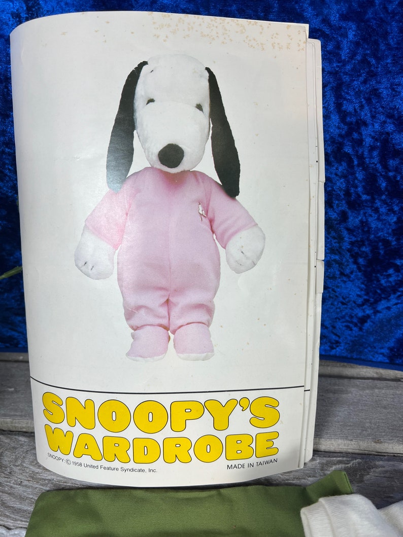 Tenue Vintage Snoopy - Vêtement Pour Jouet Ancien (28cm), Occasion, Collection Ou Décoration