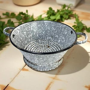 Antique Early 1900s Enamel Strainer Colander, Enamelware, Primitive Rustic Country Farmhouse Kitchen Decor, Storage Centerpiece Fruit Bowl
