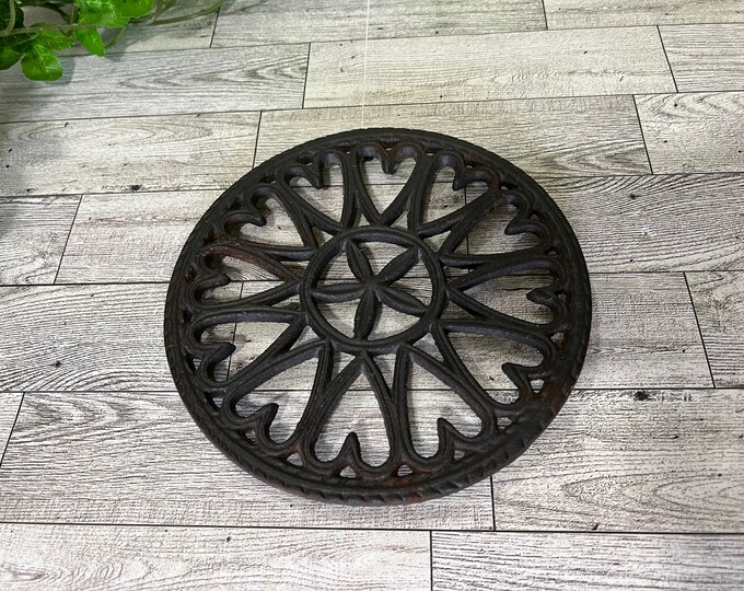 Vintage Cast Iron Heart Trivet, Rustic Country Farmhouse Kitchen