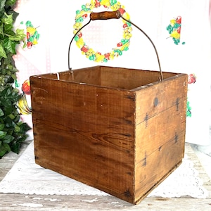 Vintage Wood Egg Crate w/ Handle, Decorative Storage Box Carrier Holder, Primitive Rustic Country Farmhouse Kitchen Decor