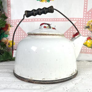 Vintage Enamelware Tea Kettle, White w/ Red Trim, Wood Handle Enamel Teapot, 3 Quart, Rustic Country Cottage Farmhouse Kitchen Decor