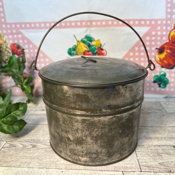 Vintage Tin Beer Bucket, Berry Bucket, Lunch Pail, Coal Miners Lunch Box, Primitive Rustic Country Farmhouse Kitchen Decor